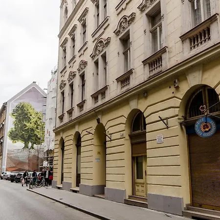 Kl32 In Jewish Quarter. Budapest