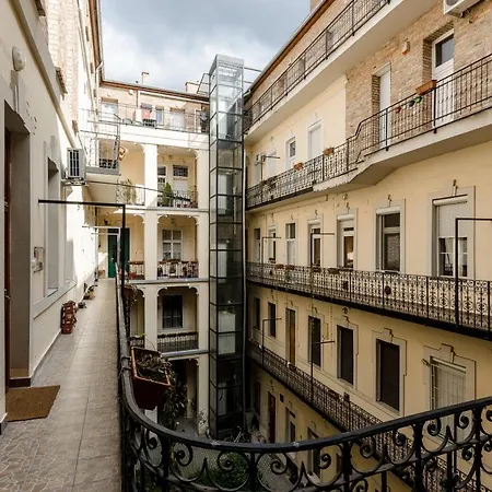 Apartment Kl32 In Jewish Quarter. *
