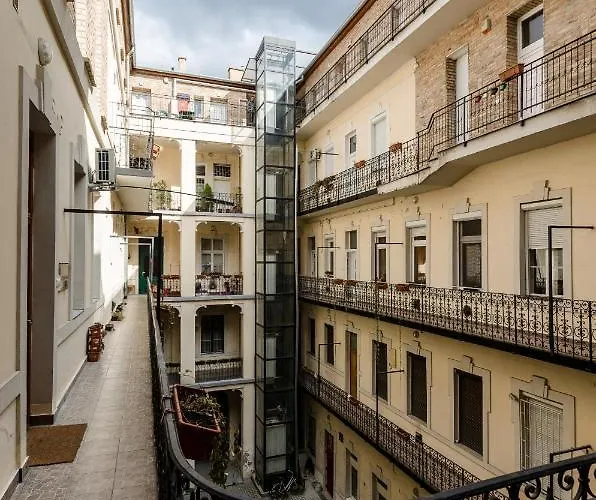 Kl32 In Jewish Quarter.